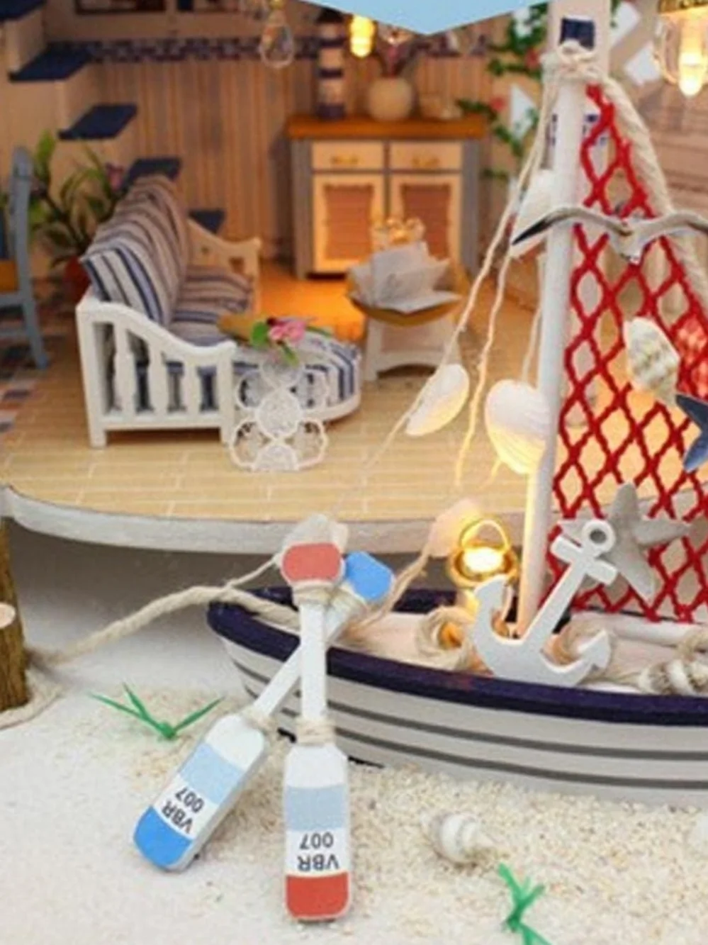 NIB RHZN Miniature House Kit Dollhouse DIY Beach House 1:24 Scale